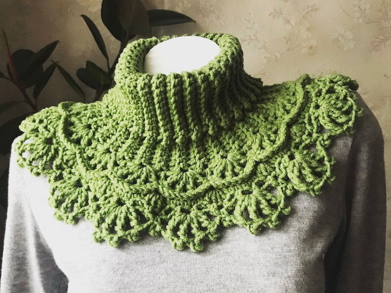 Maria Crochet Neck Warmer Pattern